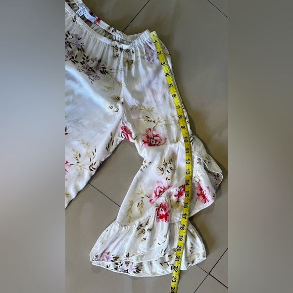 Fever Women's Top Size‎ M Multicolored Floral Round Neck Ruffle slevees - Picture 13 of 15